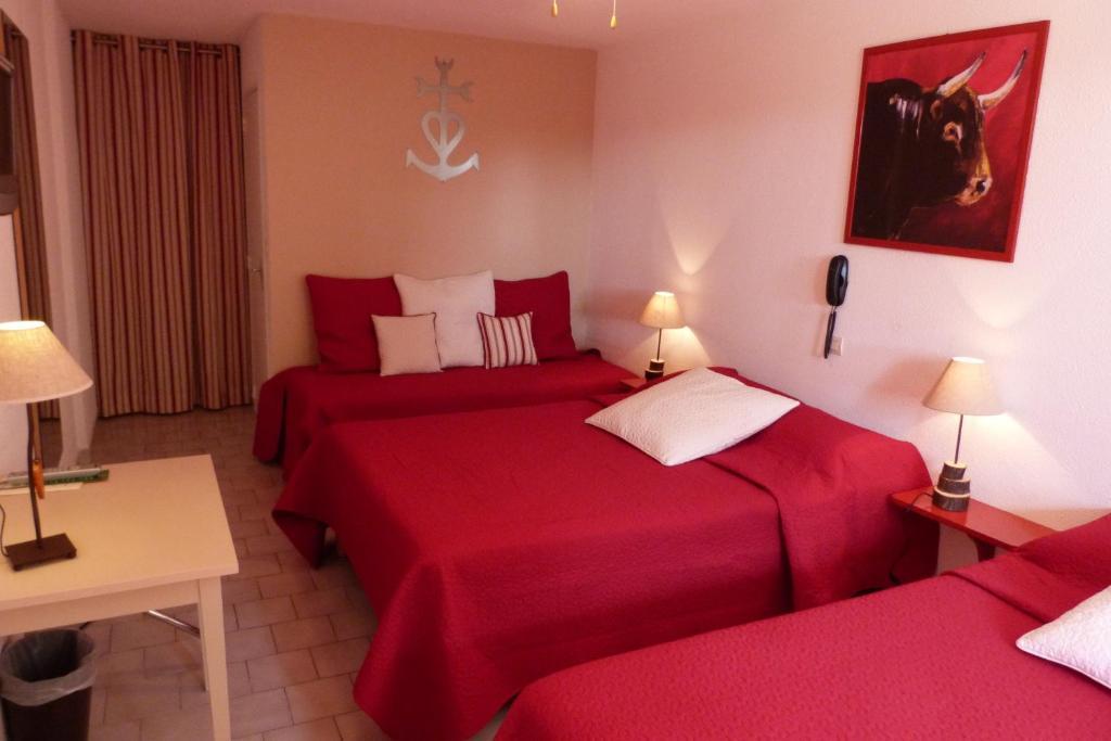 Lou Garbin Hotell Saint-Laurent-dʼAigouze Rum bild